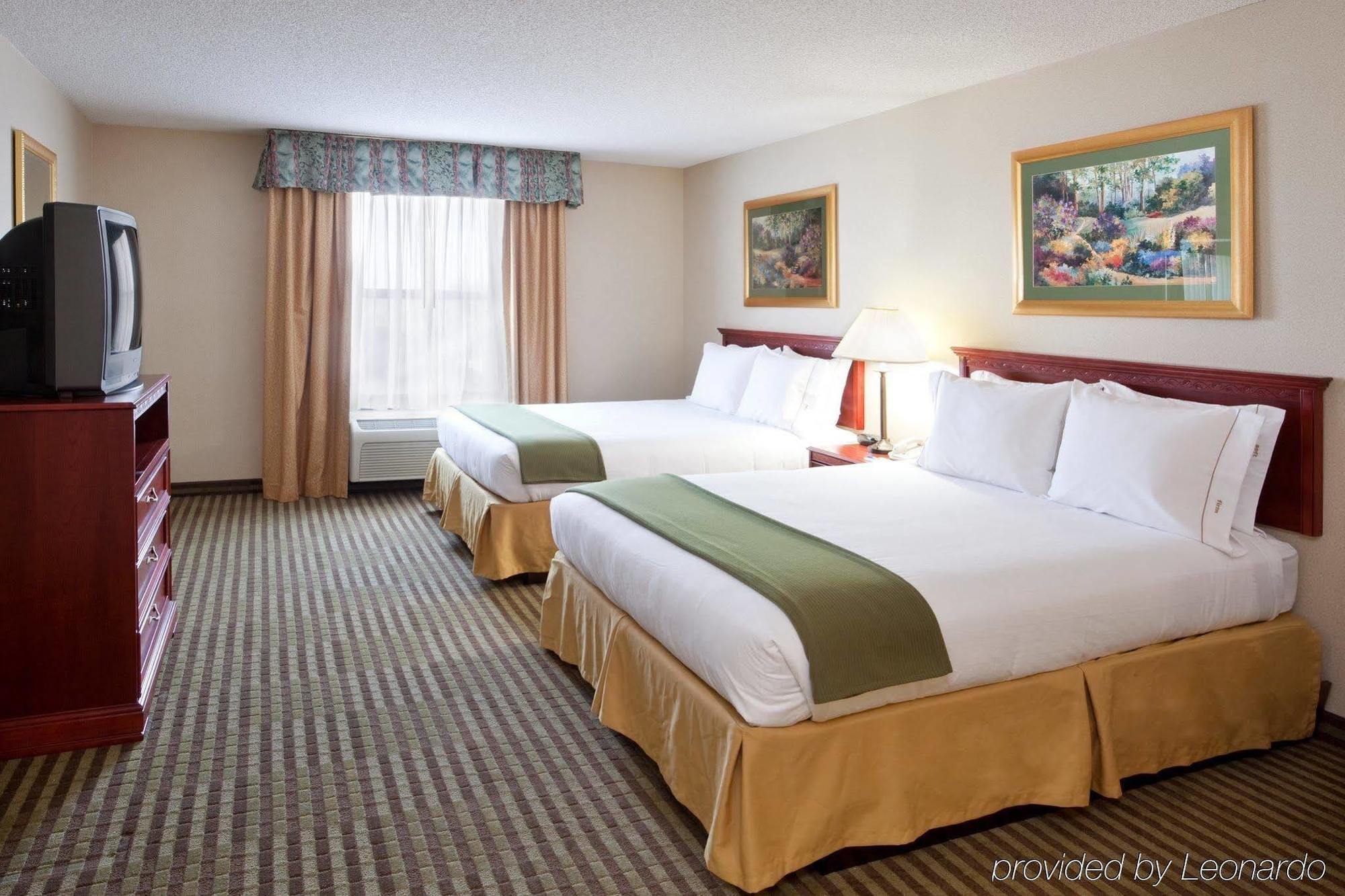 Holiday Inn Express Hotel & Suites Circleville By Ihg Exterior foto